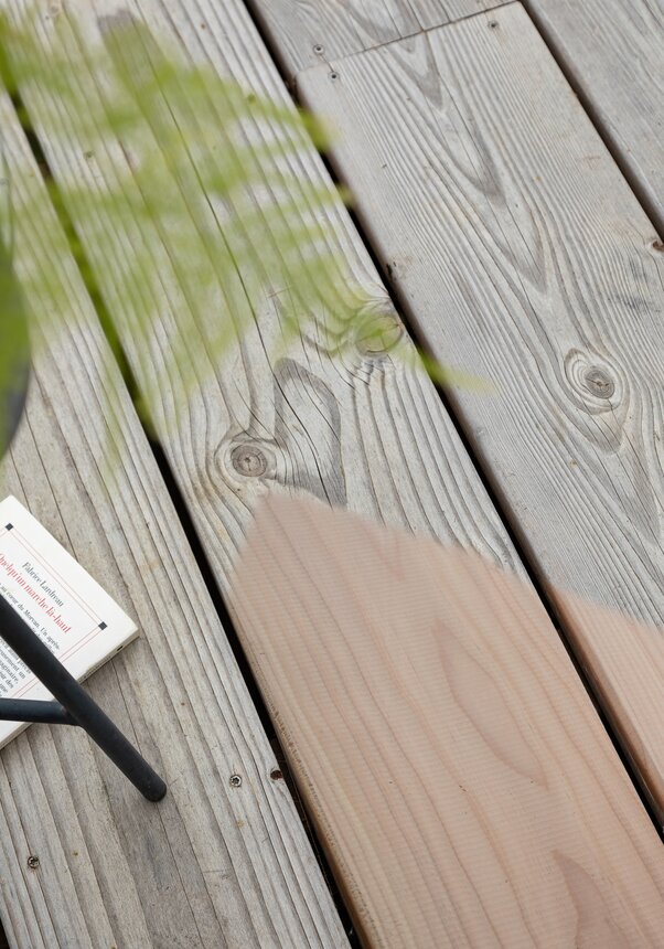 Pourquoi une terrasse en bois grise ?